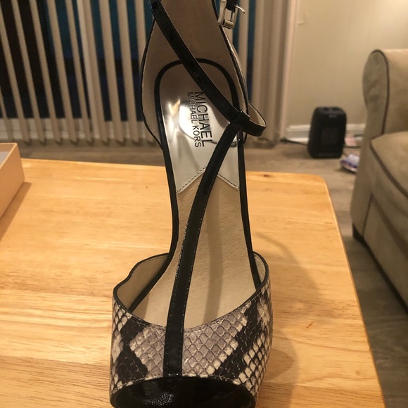 Michael Kors Heels - Picture 4 of 4
